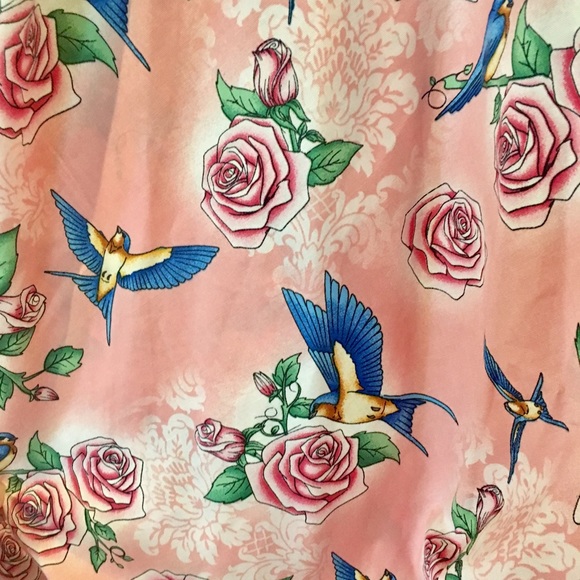 Hell Bunny ‘Lacey’ 50s dress in pink swallow rose - Picture 3 of 3